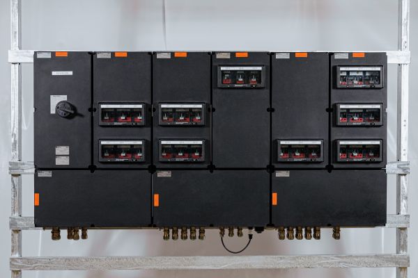 ВЗРЫВОЗАЩИЩЕННЫЕ РАСПРЕДЕЛИТЕЛЬНЫЕ ЩИТЫ ЛОКАЛИЗОВАНЫ В КАЗАХСТАНЕ!